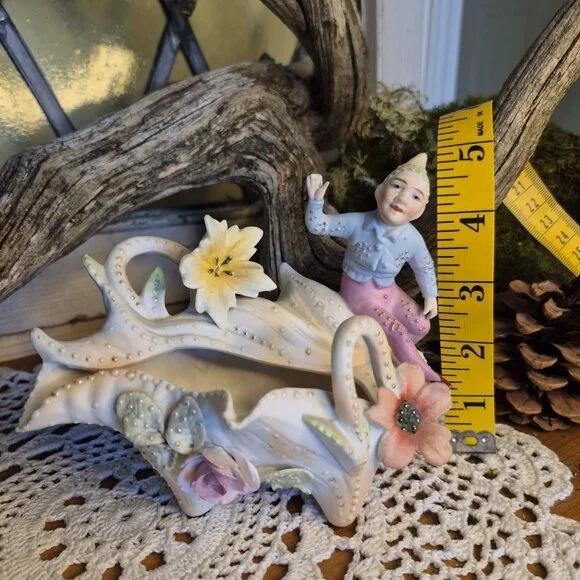 Vintage Pastel Porcelain Elf on a Shell Trinket Dish Planter - Picture 10 of 15